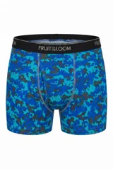 Pack de tres boxers tipo trunk de tiro bajo Fruit of the Loom. Incluye un modelo azul liso, uno gris melange y uno con estampado camuflado en tonos azules y verdes. Cuentan con cintura elástica con logo de la marca.