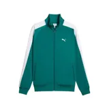 Campera deportiva Puma modelo T7 Track Jacket, color verde con detalles en blanco en los hombros y mangas. Presenta cierre frontal completo, cuello alto, bolsillos laterales con cierre y logo de la marca bordado en el pecho.