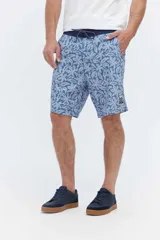 Short de baño estilo surf color gris, de largo medio, con estampado geométrico abstracto y cordón ajustable en la cintura. Incluye bolsillo trasero con solapa.