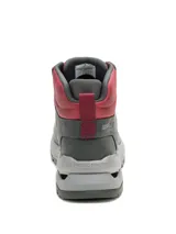 Bota de trekking Caterpillar modelo Surge Hiker, con diseño híbrido entre bota y champión. Presenta una combinación de cuero nubuck en color gris oscuro y paneles de malla técnica en color bordó. Cuenta con suela de goma robusta con tecnología SRX para mayor tracción, entresuela de EVA para amortiguación y sistema de cordones reforzado.