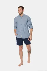 Short de baño azul marino liso con spandex, cintura elástica con cordón regulable, dos bolsillos laterales y suspensor de malla fina.