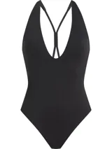 Traje de baño negro con cuello escotado, copas moldeadas y suaves con relleno extraíble, tirantes cruzados ajustables en los hombros y parche con logo de Calvin Klein en el centro de la parte trasera.
