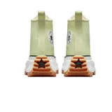 Championes Converse modelo Run Star Hike Hi, de caña alta en color verde claro. Presentan un diseño icónico con plataforma dentada de goma blanca y suela de goma color caramelo con relieve. Incluyen el parche clásico de Chuck Taylor en el lateral y cordones blancos.