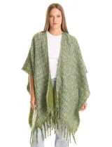Ruana de tejido tweed con hilos de lurex, diseño abierto con terminación de flecos en los bordes.
