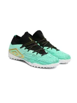 Championes de fútbol 5 Umbro modelo Ignis TF, con diseño de corte medio en tejido elástico color azul marino y cuerpo texturizado en color amarillo. Presenta suela de goma con tapones pequeños para césped sintético y logo de la marca en el lateral.