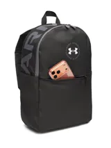 Mochila Under Armour Essential Printed BP color negro, con estampado gris, compartimento principal con cierre, bolsillo frontal y estuche desmontable con cremallera.