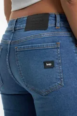 Pantalón de jean azul de corte oxford.