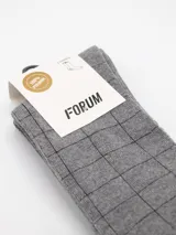 Pack de dos pares de medias de vestir grises, con diseño de cuadros oscuros.