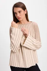 Sweater de tejido de punto con diseño de rayas verticales en tonos beige y arena, de corte holgado, cuello redondo y mangas largas acampanadas.