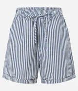 Short tipo runner de jean de algodón, con diseño de rayas verticales en azul y blanco, cintura elástica con cordón de ajuste, bolsillos laterales y dobladillo en la terminación.