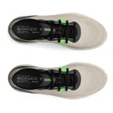 Championes de running Under Armour modelo HOVR Sonic 5, color beige con detalles en negro, verde neón y naranja. Presentan una parte superior de tejido transpirable, refuerzo externo de TPU en el talón y suela con tecnología de amortiguación reactiva HOVR.