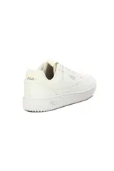 Championes deportivos Fila ACD Classic para mujer, de color blanco, con capellada sintética perforada en la puntera, cordones tono sobre tono y suela de goma con la marca grabada en el lateral.
