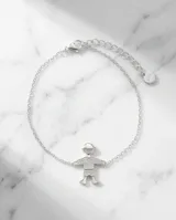 Pulsera de plata italiana 925 con cadena de eslabones y dije central en forma de niño decorado con circonias. Cuenta con cierre de mosquetón y cadena de alargue con pequeño dije colgante en forma de corazón.