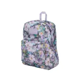 Mochila Jansport SuperBreak Plus con estampado de flores pixeladas en tonos lila, verde y naranja. Cuenta con un compartimento principal amplio, un bolsillo frontal con organizador, un bolsillo lateral para botella de agua y un bolsillo interno acolchado para laptop de 15 pulgadas.