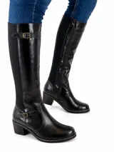 Bota de caña alta negra, realizada en napa Milano con pantorrilla de lycra italiana y detalles en crocco al tono.