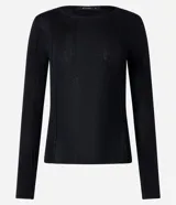 Suéter de tricot negro con cuello redondo y mangas largas. Presenta un diseño ajustado al cuerpo con textura de frisos verticales.
