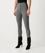 Pantalón legging de jacquard gris con detalle lateral de cuero sintético.
