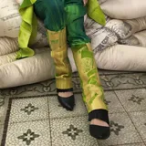 Polainas de lana afieltrada teñida artesanalmente y estampada.