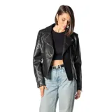 Campera negra de cuero sintético con cierre asimétrico, cuello solapa con botones a presión, dos bolsillos frontales con cierre y herrajes plateados.