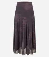 Pollera midi de tule con estampa manchada y bajo asimétrico.