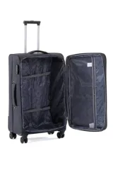 Set de tres valijas negras de tela semi rígida con ruedas y manija extensible. La valija más pequeña tiene el logo 'Legacy' en el frente.