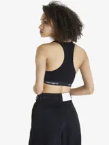 Top deportivo estilo racer back de Carhartt, color negro, con banda elástica inferior con el logo de la marca estampado en blanco. Confeccionado en tejido elástico ajustado.