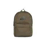 Mochila Adidas color verde oliva con logo de las tres barras en degradé de grises. Tiene un bolsillo frontal con cierre, bolsillos laterales sin cierre y correas acolchadas ajustables.