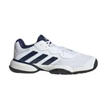 Championes de tenis Adidas Barricade, color blanco con detalles en azul marino.