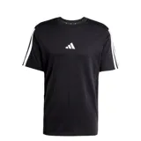 Remera Adidas Essentials 3 de corte clásico y ajuste regular, confeccionada en tejido jersey de algodón. Presenta cuello redondo acanalado, hombros ligeramente caídos, las icónicas tres tiras aplicadas en los hombros y el logo de las tres barras bordado en el centro del pecho.