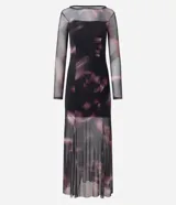 Vestido midi de tul con transparencia y estampado de efecto manchado. Presenta un diseño ajustado con mangas largas y recortes en la falda que aportan movimiento.