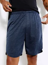 Short deportivo azul oscuro jaspeado, con cintura elástica y aberturas redondeadas en los laterales.