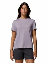 Remera técnica Columbia para mujer de manga corta y cuello redondo, color lila, con tejido hidroabsorbente y logo de la marca en la manga.