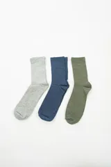 Pack de tres pares de medias de caña media, en color gris, azul y verde oliva.