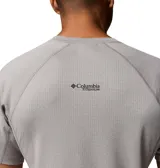 Remera deportiva Columbia Titanium modelo Driventure Short S de color gris, con diseño de manga corta y cuello redondo. Incorpora tecnologías Omni-Wick y Omni-Shade para protección solar y absorción de humedad.
