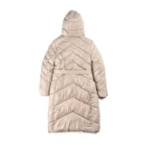 Campera puffer larga de diseño acolchado con cuello alto y capucha integrada. Presenta cierre frontal en diagonal, bolsillos laterales con botones y cinturón ajustable a la cintura. Cuenta con puños elastizados para mayor protección contra el frío.