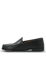 Zapato mocasín Cazzoli de cuero color negro, de diseño clásico con empeine estructurado y costuras visibles en el contorno de la puntera.