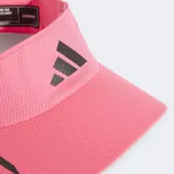 Visera deportiva Adidas color rosa vibrante, con tejido calado y borde curvo. Presenta el logo de las tres barras en negro en el frente y detalles reflectantes negros en el borde de la visera.
