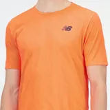 Remera deportiva naranja de manga corta con logo reflectivo en el pecho.