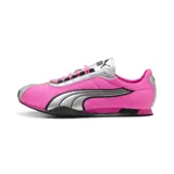 Championes Puma H-Street OG, de diseño retro y perfil bajo, confeccionados en malla fucsia con detalles en plateado y negro. Presentan el logo de la marca en la lengüeta y el lateral, con suela de goma texturizada.