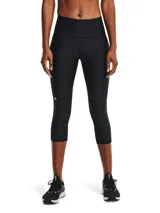 Calza capri deportiva Under Armour HeatGear, color negro, con cintura alta y logo reflectivo en la pierna.