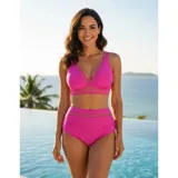 Conjunto de bikini azul de dos piezas, compuesto por un corpiño estilo triángulo con detalles de transparencia y una bombacha de tiro alto con fruncidos laterales y detalles translúcidos.