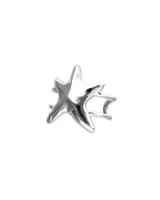 Pulsera rígida de aleación de metales bañada en plata con diseño en forma de estrella.