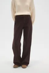 Pantalon de jean de corte ancho y tiro medio, en color natural, con cierre frontal y bolsillos laterales.