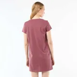 Camisón de algodón color rosa viejo, con cuello redondo, mangas cortas y estampa pequeña de un corazón con la frase 'full of love' en el pecho.