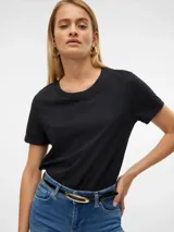 Remera de algodón orgánico con cuello redondo y mangas cortas, de calce regular.