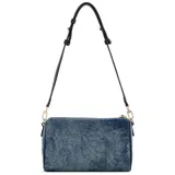 Cartera tipo bandolera Guess modelo Kassie, confeccionada en tela denim con efecto lavado. Presenta cierre superior, herrajes metálicos dorados y correa ajustable de cuero sintético oscuro.