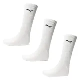 Pack de tres pares de medias deportivas Puma de caña alta, color blanco, con logo de la marca bordado en negro en la parte superior.
