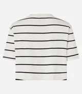 Remera boxy cropped de viscosa rayada con cuello redondo y mangas cortas.