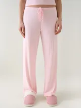 Pantalón de dormir Davos de punto pointelle suave en color rosado, con pierna recta y cintura elastizada con cordón de ajuste.
