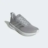 Championes de running Adidas modelo Runblaze, color gris con las tres tiras laterales en plateado. Presentan un exterior de malla transpirable, mediasuela Cloudfoam para mayor amortiguación y suela Adiwear de alta durabilidad.